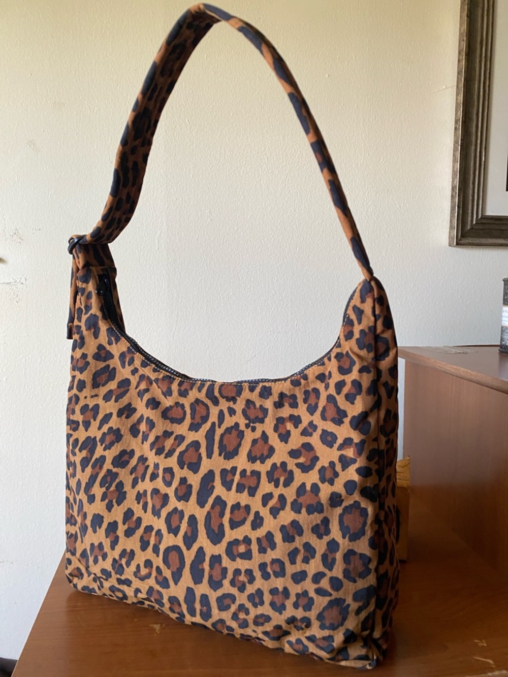 Baggu Leopard Print Nylon Shoulder Bag - Picture 2 of 6
